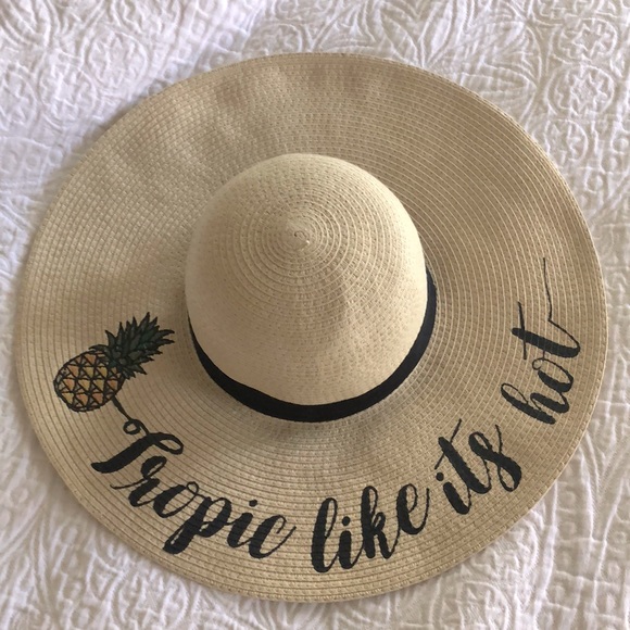 Beach Hat - Picture 2 of 5